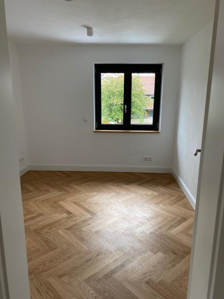 Haus im Haus, großzügige 5 Zi. Wohnung mit 40 qm Dachterrasse