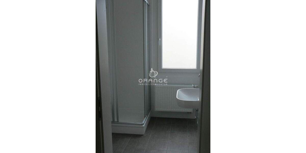 ***TOP: Erstbezug nach Sanierung :sonnige 4,5 -ZKB auf 93 QM WFL, Stadtmitte, im Hinterhaus nahe HBF 4 zimmer