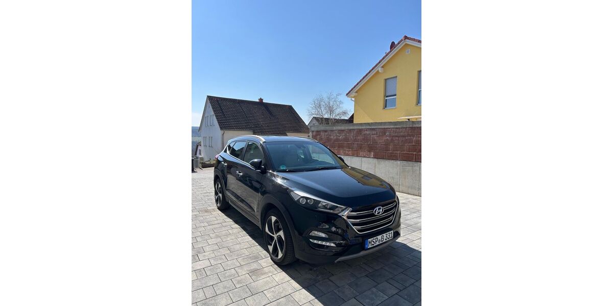 Hyundai TUCSON 185.000 km 14.900 &euro; Arnstein 97450