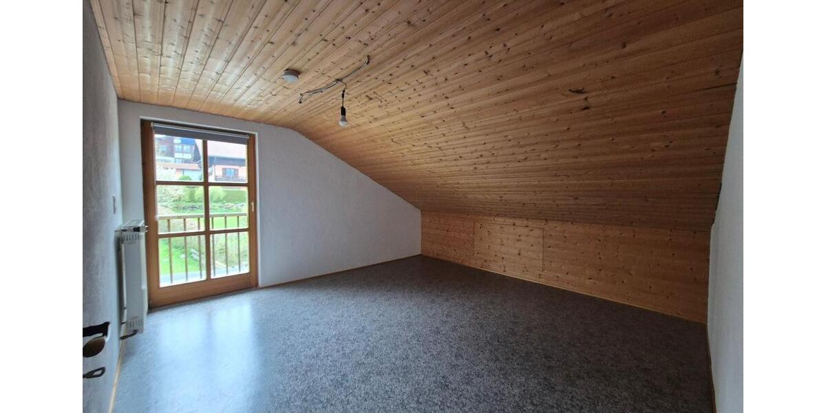 Dachgeschoßwohnung Sonthofen - 3 Zimmer, 85 m&sup2;, 975&euro; | Angebot:26261876