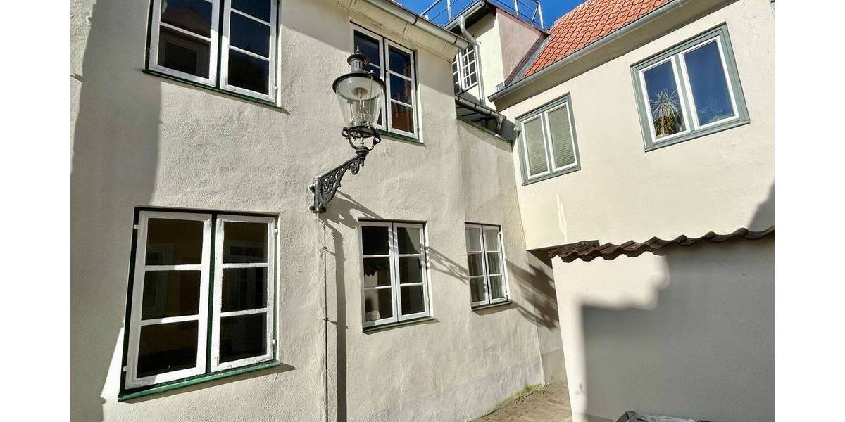 Reihenmittelhaus Lübeck Innenstadt - 5 Zimmer, 127 m&sup2;, 445.000&euro; | Angebot:26434031