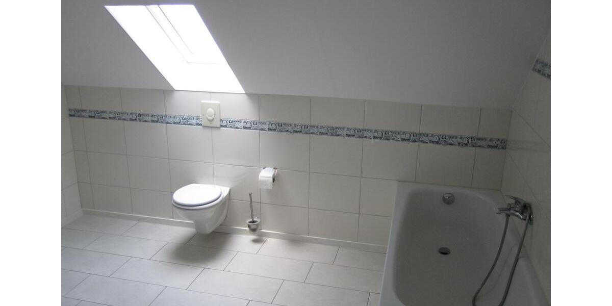 Dachgeschoßwohnung Lathen - 5 Zimmer, 100 m&sup2;, 780&euro; | Angebot:24836347