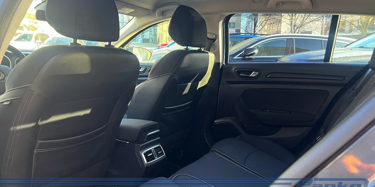 Renault Megane Business Ed. Aut. Kombi*NAV*AHK*PDC*BT* 47.358 km 14.990 &euro; Berlin 13187