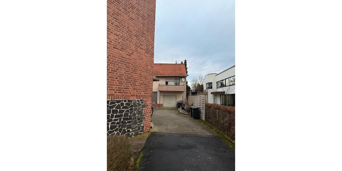 Einfamilienhaus zu Vermieten in Felsberg 5 zimmer