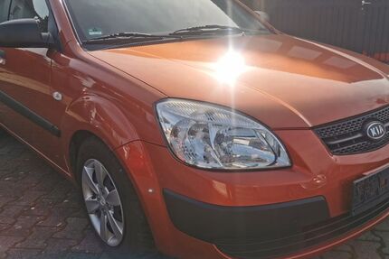 Kia Rio 180.000 km 1.290 &euro; Niederwerrn 97464
