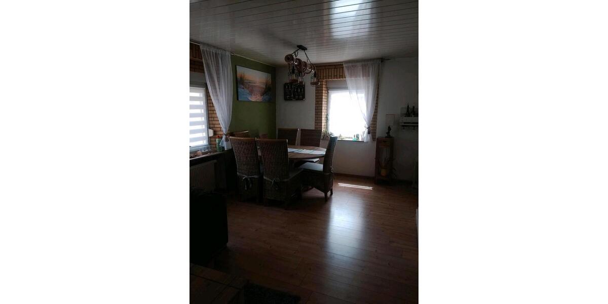 Einfamilienhaus Saarlouis - 7 Zimmer, 115 m&sup2;, 175.000&euro; | Angebot:26883403
