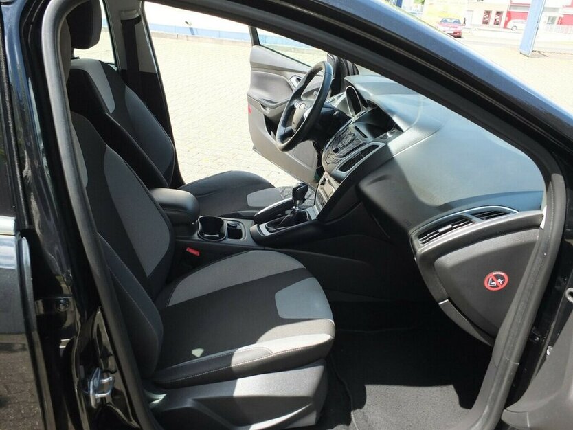 Ford Focus CHAMPIONS EDITION 5-TÜRIG orig.53.215 km ! 53.215 km 8.404 € Köln 50858