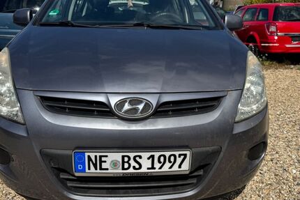 Hyundai i20 162.000 km 2.300 &euro; neuss 41460