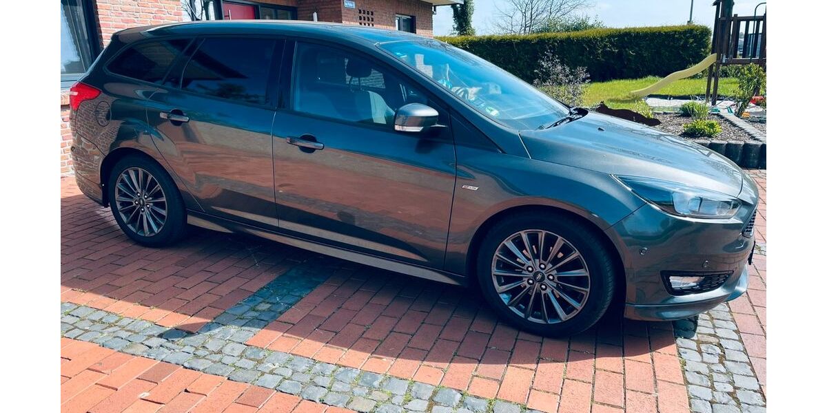 Ford Focus 137.000 km 5.600 &euro; Bawinkel 49844