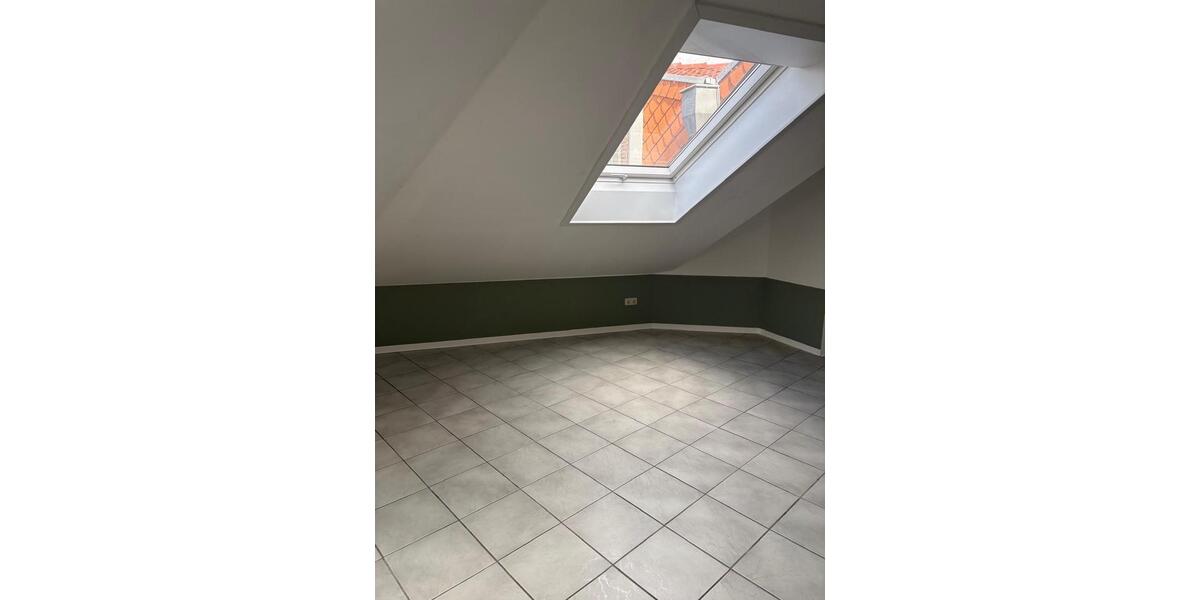 Dachgeschoßwohnung Gangelt - 2 Zimmer, 68 m&sup2;, 700&euro; | Angebot:25444000