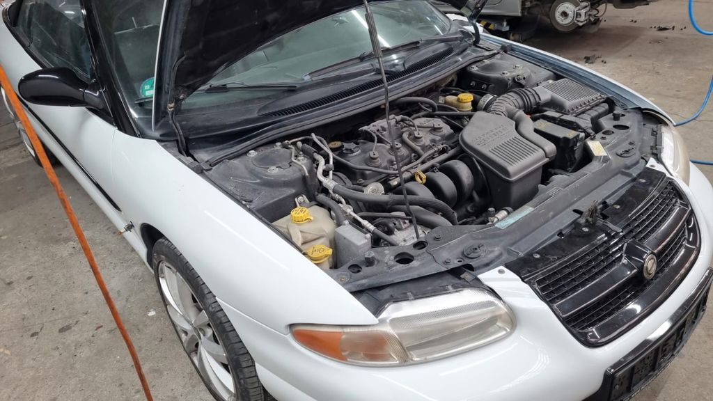 Chrysler Stratus 213.000 km 2.850 &euro; Nierstein 55283