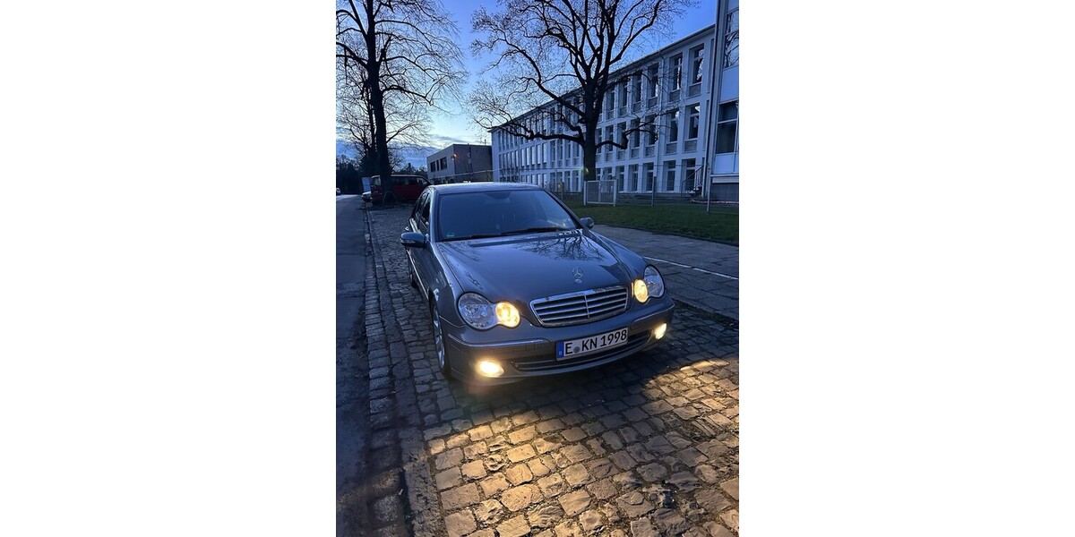 Mercedes-Benz C-Klasse 125.000 km 7.999 &euro; Essen 45121