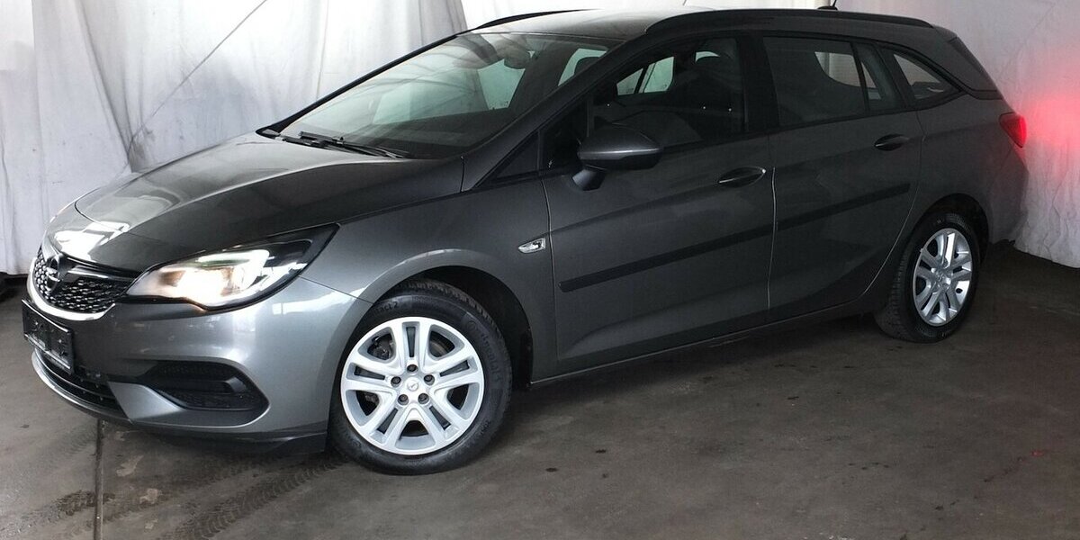 Opel Astra WM26: SPORTS TOURER NAVI 1.HD BLUETOOTH ALLW 125.000 km 8.998 &euro; Köln 50858