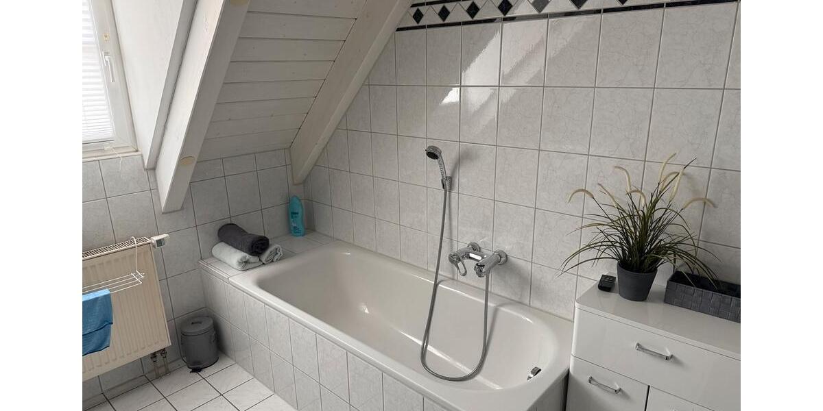 Dachgeschoßwohnung Aresing - 2.5 Zimmer, 103 m&sup2;, 360.000&euro; | Angebot:27087952