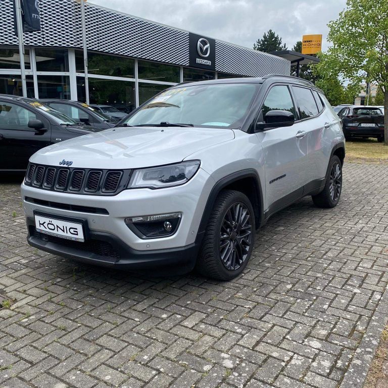 Jeep Compass 31.747 km 27.470 € Frankfurt (Oder) 15234