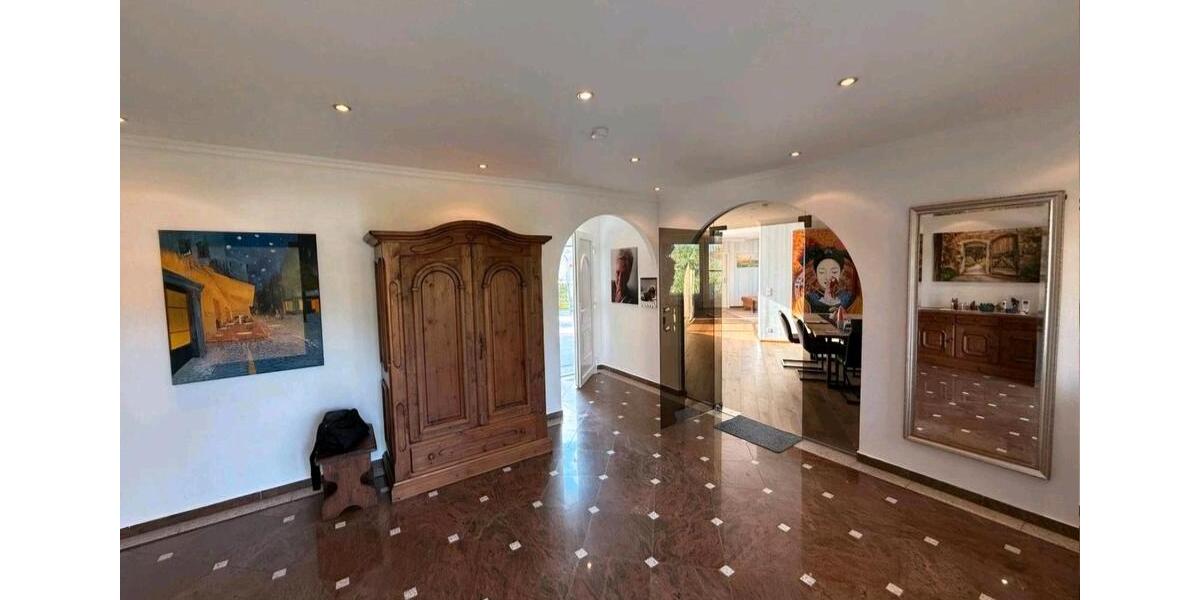 Villa Eschwege - 8 Zimmer, 300 m&sup2;, 675.000&euro; | Angebot:26404791