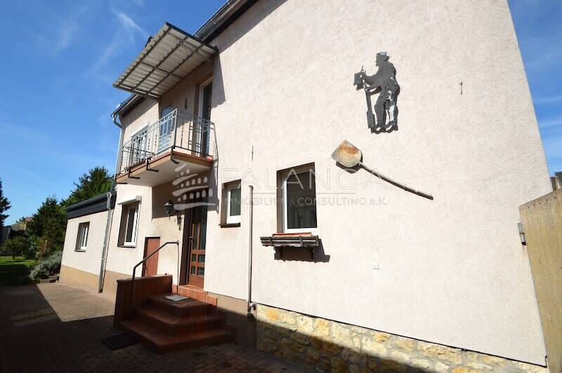 Falanga Immobilien-neu san. & modern. EFH mit einem FANTASTISCHEN, RIESIGEN SONNENGARTEN in Budenhm.
