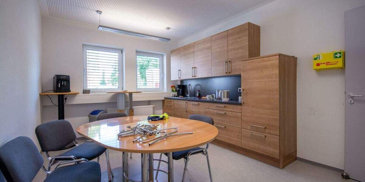 ***8.000 QM FIRMENSTANDORT - IDEAL FÜR VERARBEITENDE BETRIEBE UND FACHHANDEL*** zimmer