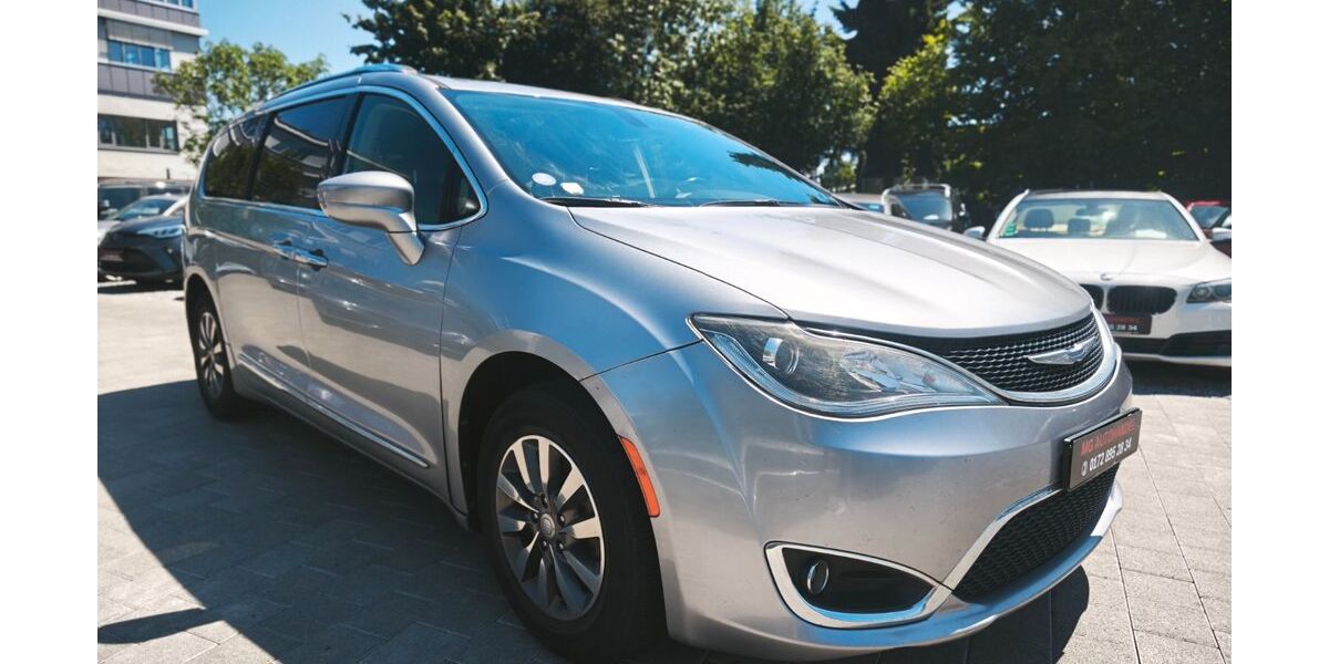 Chrysler Pacifica 215.475 km 12.999 &euro; Fellbach 70736
