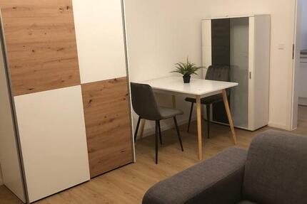 Möblierte Souterrain-Wohnung mit 1 ZKB und Stellplatz 1 zimmer