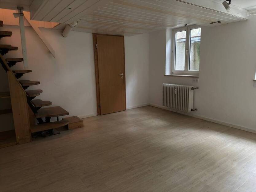 WEIGERT: Familiengerechte GartenWohnung mit Hobbyraum in Pasing unweit des Westbad