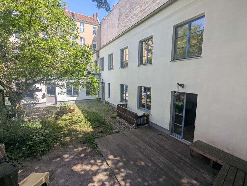 Haus zum Kaufen in Berlin 1.200.000 € 306 m²