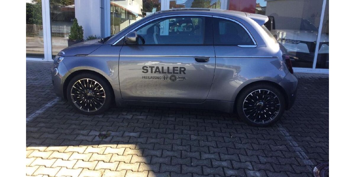Fiat 500e 10.500 km 21.990 &euro; Freilassing 83395