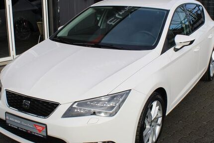 Seat Leon 68.881 km 11.990 &euro; Paderborn 33104