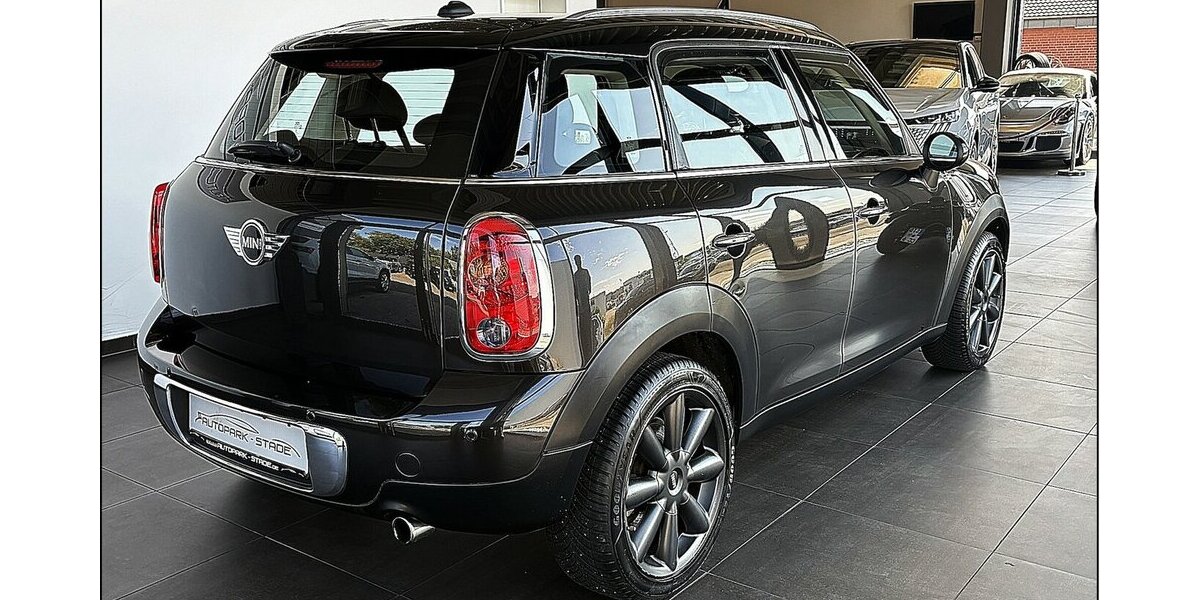 Mini Cooper Countryman Aut. Bi-Xenon Temp. Ambiente 116.000 km 9.999 &euro; Stade 21682