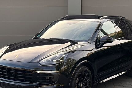 Porsche Cayenne 215.000 km 33.500 &euro; Ahaus 48683