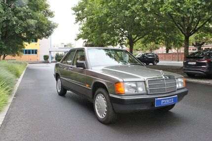 Mercedes-Benz 190 33.500 km 17.500 € Frankfurt 60386