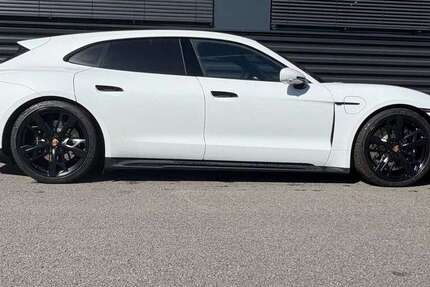 Porsche Taycan 41.700 km 79.800 € Passau 94032