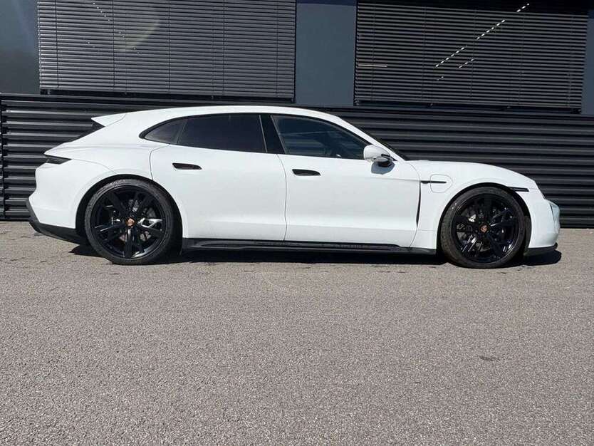 Porsche Taycan 41.700 km 79.800 € Passau 94032