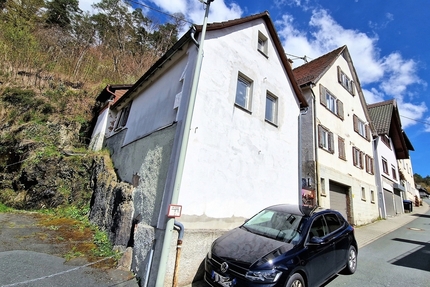 Top Angebot: 1 Grundstück, 3 Gebäude, bis zu 5 WE, davon 3 vermietet - Haus Schmitten | Angebot:26339403