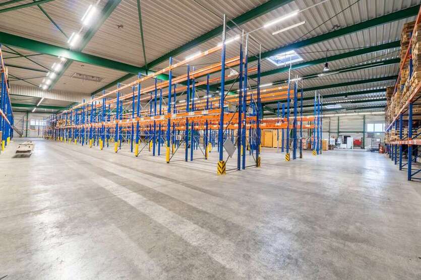 Halle in Bremen 15.000 € 3000 m²