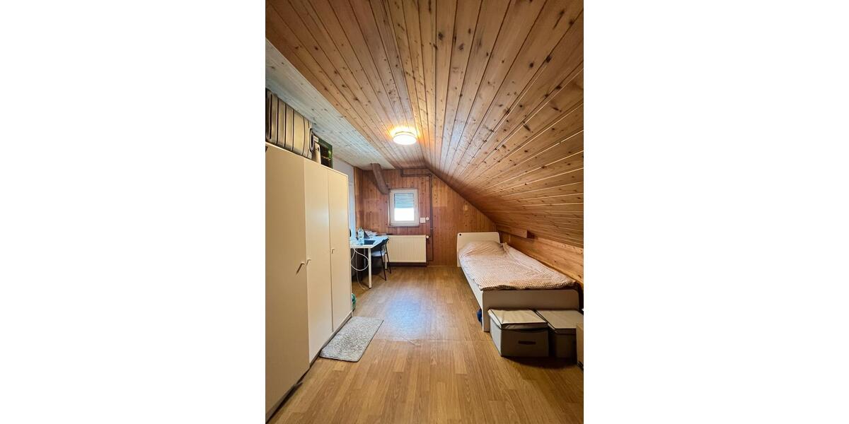 Dachgeschoßwohnung Lich - 1 Zimmer, 11 m&sup2;, 456&euro; | Angebot:26400229