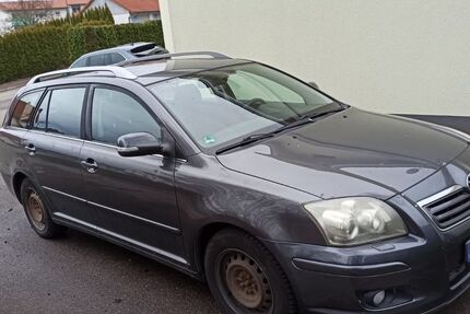 Toyota Avensis 296.000 km 1.950 &euro; Stetten am kalten Markt 72510