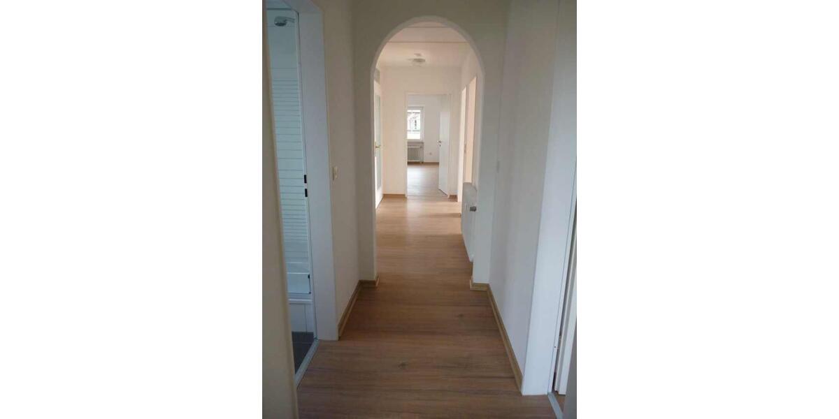 Mehrfamilienhaus, Wohnhaus Wiefelstede - 8 Zimmer, 229 m&sup2;, 390.000&euro; | Angebot:26781572