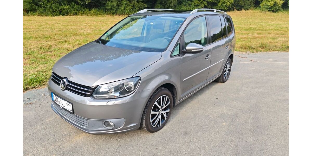 VW Touran 203.500 km 5.490 &euro; Schöffengrund 35641