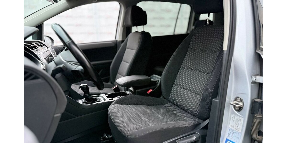 VW Touran 7 Sitze / Automatik / AHK / 1. Hd / Navi 110.000 km 23.490 &euro; Mönchengladbach 41066