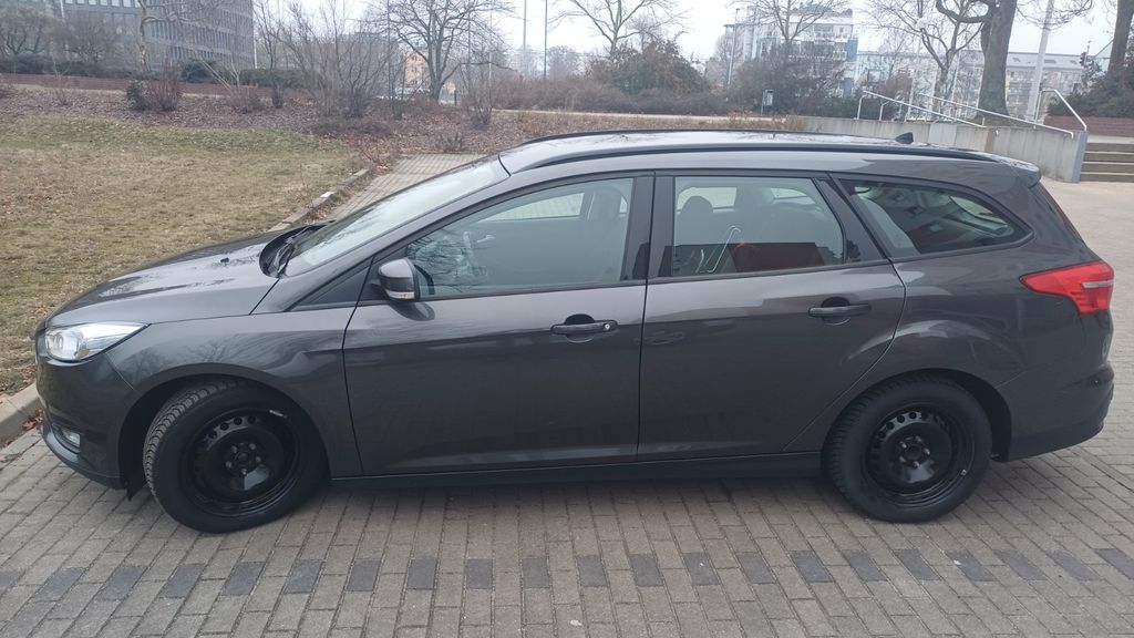 Ford Focus 100.250 km 7.800 &euro; Drebkau 03116