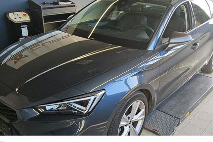 Seat Leon 49.084 km 18.975 &euro; Bernsdorf 09337