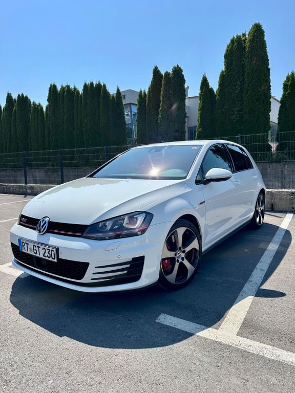 VW Golf 182.000 km 15.500 € Mehrstetten 72537