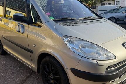 Peugeot 1007 126.000 km 1.999 &euro; saarlouis 66740