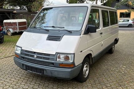 Renault Trafic 32.772 km 8.900 &euro; Euskirchen 53879
