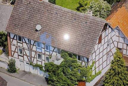 Perfekt für den Handwerker! Zwei DHH in Fachwerkbauweise im teilweise sanierungsbedürftigen Zustand 8 zimmer
