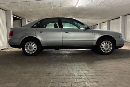 Audi A4 140.000 km 3.200 &euro; Pforzheim 75180