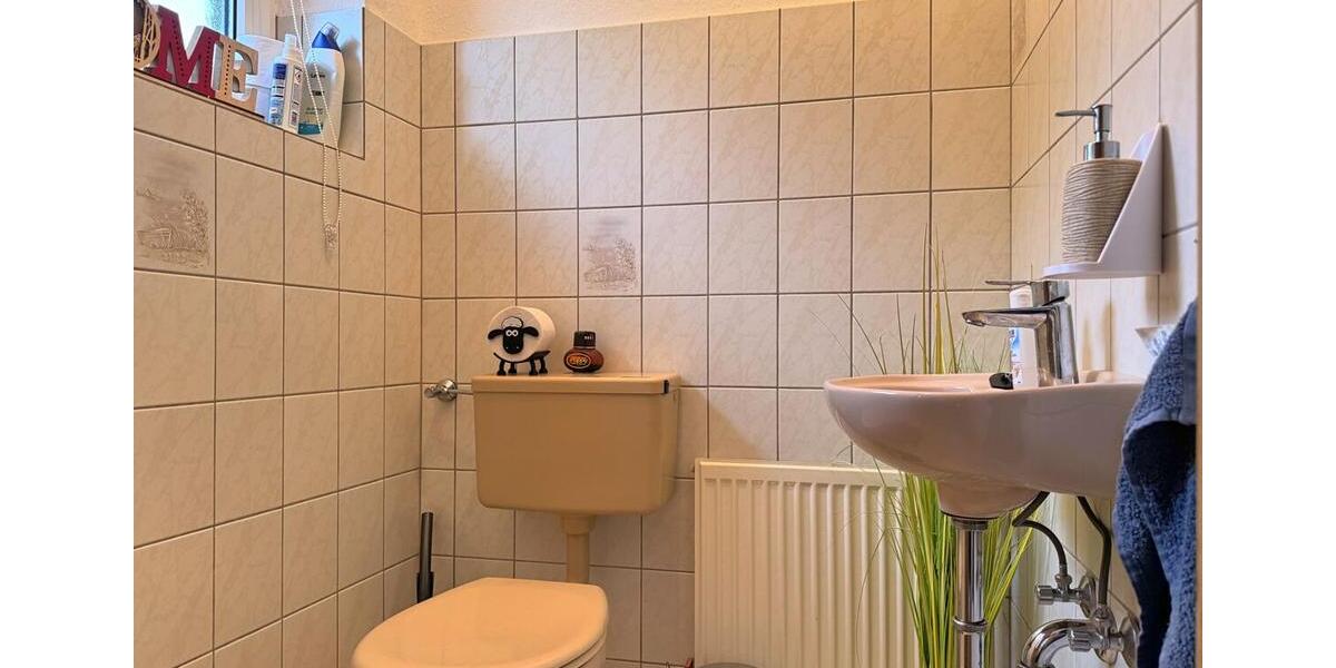 Gepflegte Doppelhaushälfte mit Garten, Garage & Carport in absolut zentraler Lage von Ostgroßefehn 4 zimmer