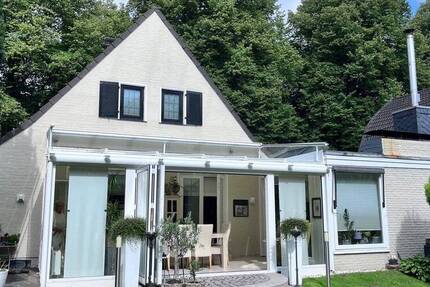 Sehr gepflegtes und gemütliches Einfamilienhaus mit wunderschönem Garten in Bad Schwartau 4 zimmer