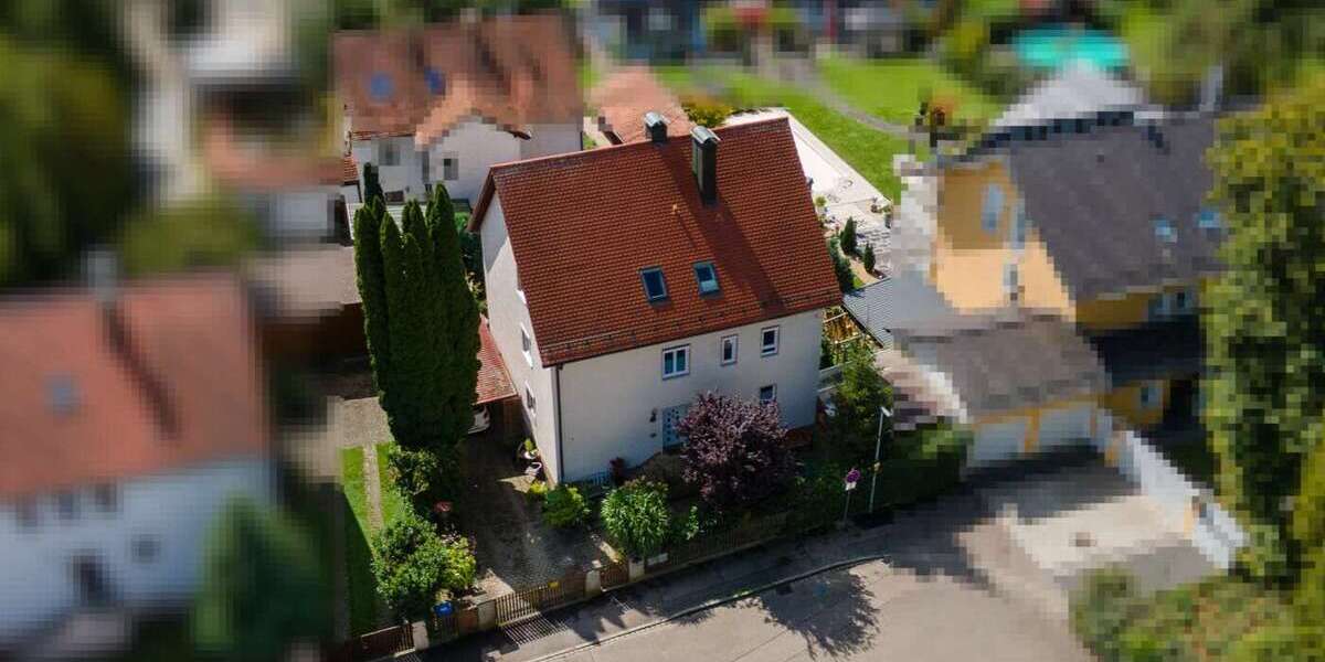 Einfamilienhaus Landshut Bayerwaldsiedlung - 10 Zimmer, 236 m&sup2;, 699.000&euro; | Angebot:26696940
